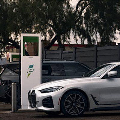 What are the types of electric vehicle batteries